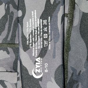 ZYIA Capri leggings camo